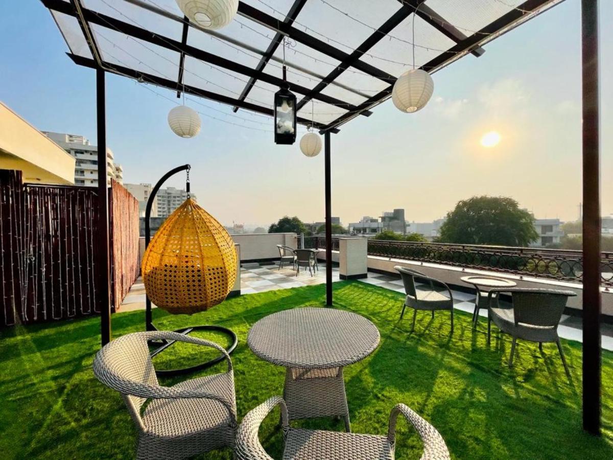 Olive Service Apartments - Golf Course Road Gurgaon Bagian luar foto